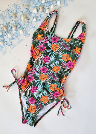 070036 Слитные купальники микс