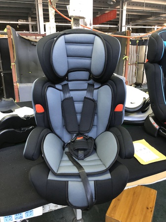 Детское автомобильное кресло