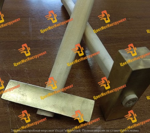 Brass hammer from 250 gr with wooden handle