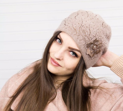Yapay elmaslı kadın kış şapkası