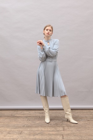 ПЛАТЬЕ С ЮБКОЙ ПЛИССЕ И ПЕРЕМЫЧКОЙ