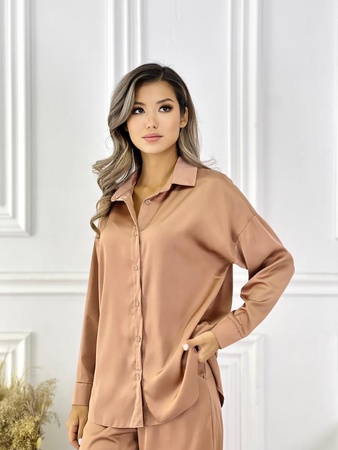 Женские шелковые костюмы