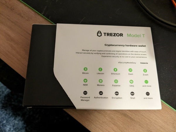 Криптовалютный аппаратный кошелек Trezor Model T (новый/вскрытая коробка/никогда не использовался)