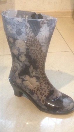 Резиновые сапоги