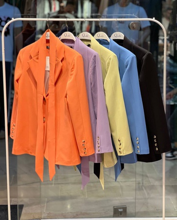 Костюм из атласа