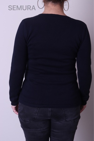 Базовый свитер