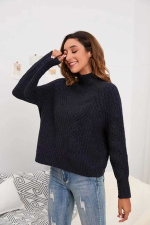 Женские Свитеры: Подходящие для Носения Наружу и Внутреннего Лейера