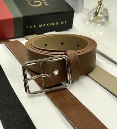 Плоский базовый ремень с прямоугольной пряжкой