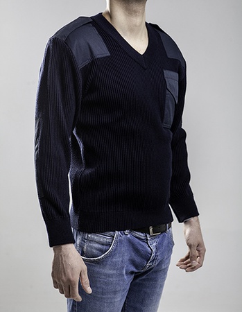 Форменные вязаные джемпера