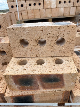 Кирпич Керамический Забутовочный. Облицованый Кирпич. Поддоны на Экспорт.