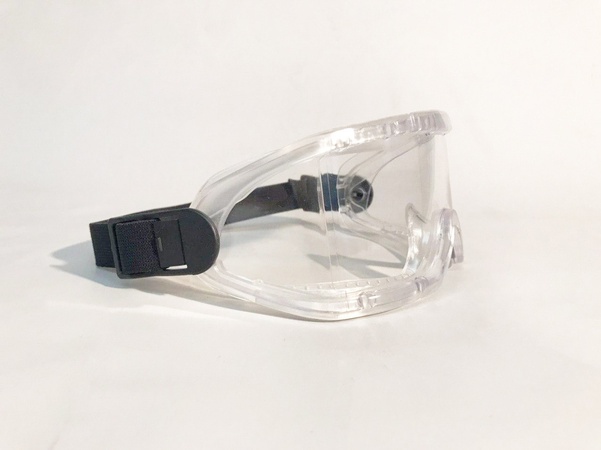 Gözlük şeffaf kapalı tip