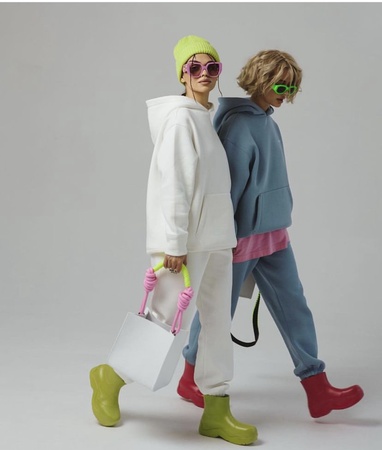 Женские спортивные костюмы