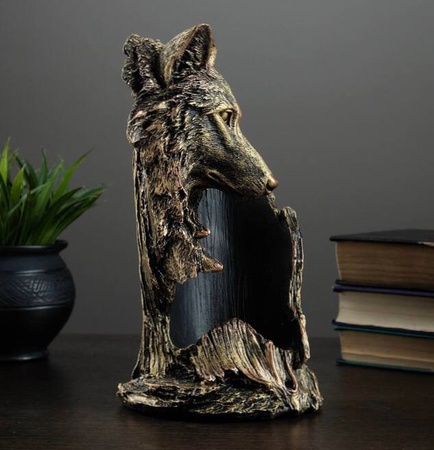 Статуэтка для вина