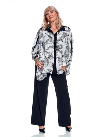 Брючный костюм с комбинированной отделкой