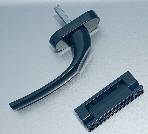 ÜRÜNLER İÇİN PVC PROFİLLERİN TOPTAN VE PERAKENDE SATIŞI. PENCERELER, KAPILAR. PENCERELER, KAPILAR İÇİN DONANIM SATIŞI. CAM, PENCERELER.