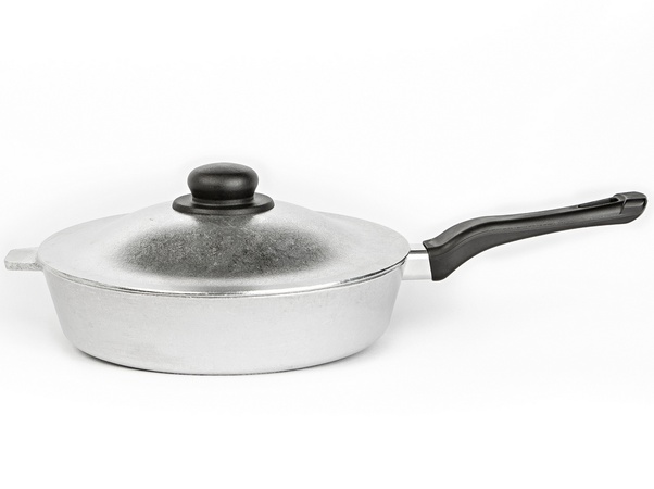 مقلاة "مضيفة" بغطاء 28 سم