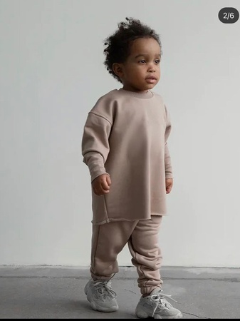 Костюм детский двойка в стиле спорт-шик.