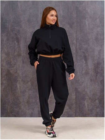 Женский спортивный костюм