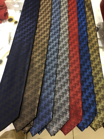 KRAVAT VE AKSESUARLAR