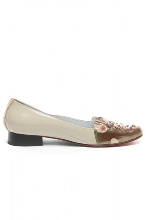 Бежевые лаковые туфли без каблука pf042