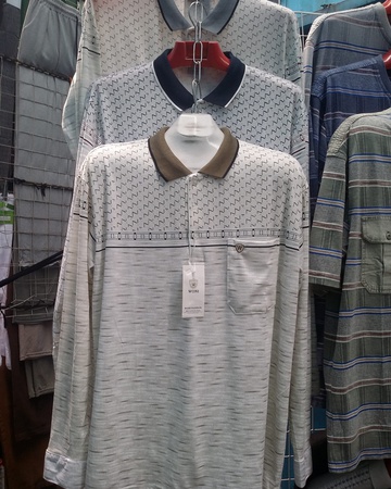 Erkeklerin gömlekleri