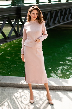 Спортивные костюмы, платья, костюмы, верхняя одежда.