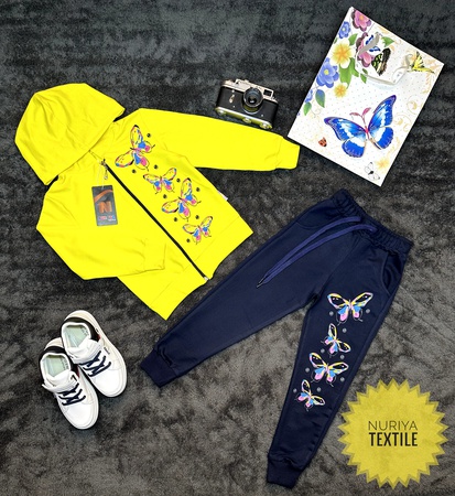 Sports suit for girls