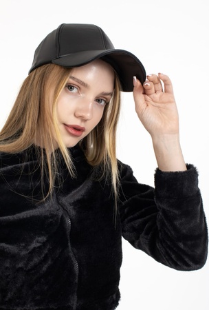 Кожаная Кепка