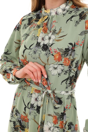 Женское длинное шифоновое платье с зеленым цветочным узором и воротником-стойкой