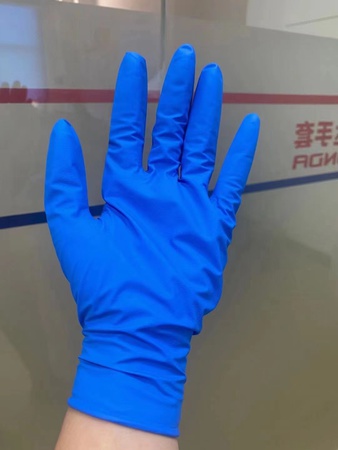 Nitrile / latex gloves