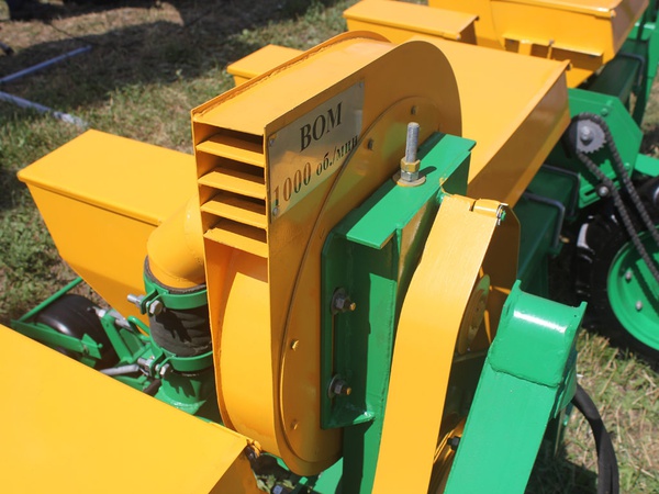 Сеялка пропашная МС-8 эжектор с туками из нержавею