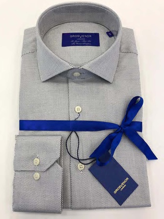 Erkeklerin gömlekleri