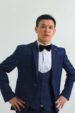 мужская одежда:  мужские костюмы, мужские пиджаки,  мужские брюки, мужские жилеты, мужские рубашки, мужские пальто и полупальто.