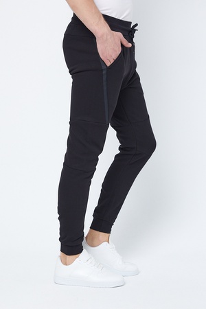 Модель мужского спортивного костюма - Si4