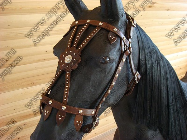 Узда выездная с цветком