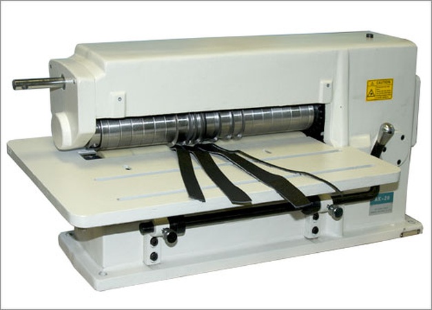 AK-20 Tipik Deri Şerit Kesme Makinası