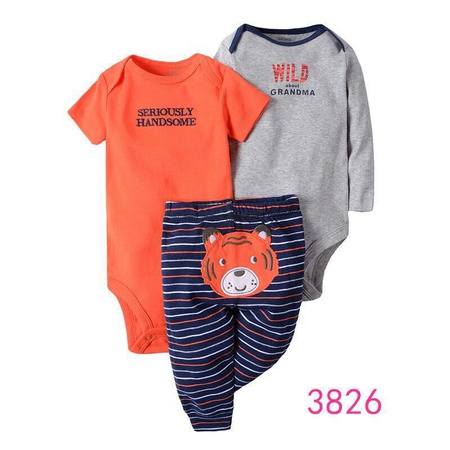 Üç parçalı set, pantolon artı iki bodysuits
