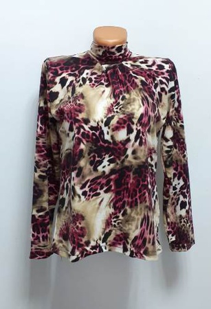 Kadınların sıcak balıkçı yakaları