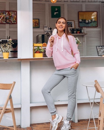 Spor giyim. Eşofman, tişört, sweatshirt, pantolon