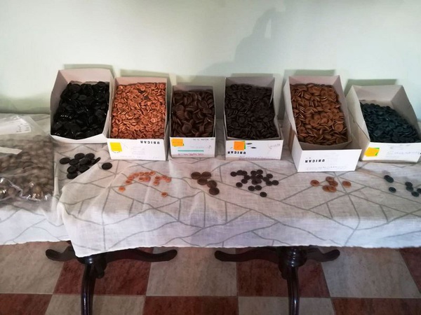 İspanya&#39;dan giysi dikmek için stok.