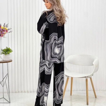 Zwei Frauen in Übergröße