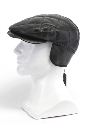 Кепка из кожи 010501