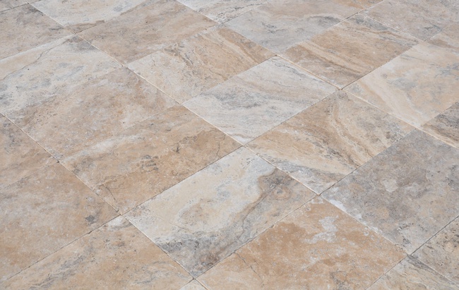 Серебряный травертин