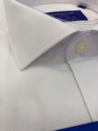 Erkeklerin gömlekleri