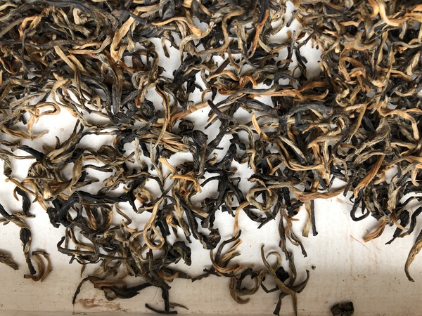 зеленый чай, черный чай, желтый чай, темный чай, белый чай,  жасминовый чай, специальный чай и небольшие упаковки чая, чайные пакетики, растворимый чайный порошок, чайная еда, экстракты и т. д.,