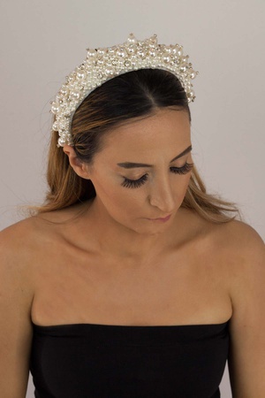 Bijusel El İşlemesi İncili Kristal Taşlı Kadife Taç