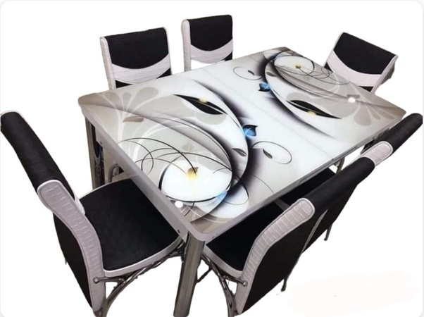 Обеденный стол и 6 стульев