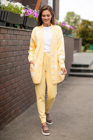 Спортивные костюмы, платья, костюмы, верхняя одежда.