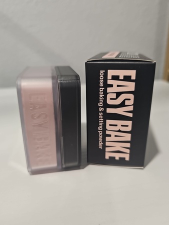 Huda Beauty Easy Bake Loose Baking & Setting Powder 20g