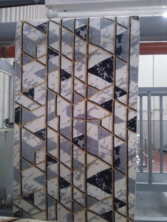 Kaymaz tabanlı jel halı